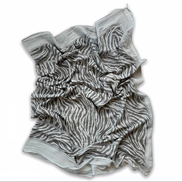 Large Vintage Zebra Print Scarf - Picture 3 of 7